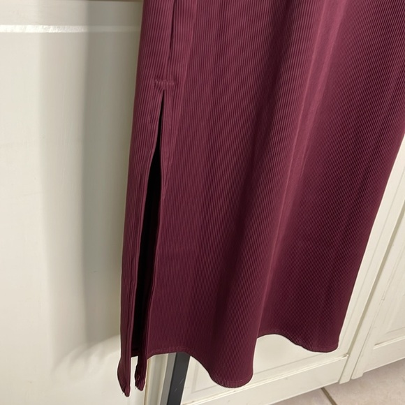 WHBM® FORME Rib Long Sleeve Cutout Dress Size Medium Burgundy - Picture 10 of 10
